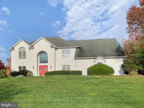 1322 Rosepointe Dr, York, PA 17404