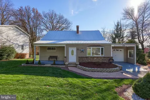 1726 Ridgewood Rd, York, PA 17406