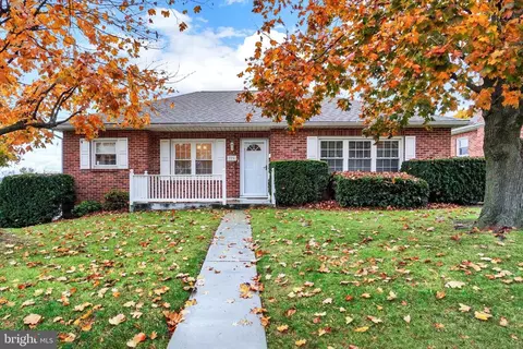 321 W Maple St, Dallastown, PA 17313