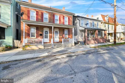 62 S East St, Spring Grove, PA 17362