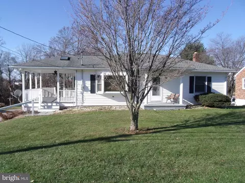 286 S Camp St, Red Lion, PA 17356