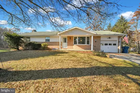 1373 Grove Ln, Seven Valleys, PA 17360
