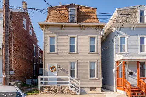 121 N 4th St, Wrightsville, PA 17368