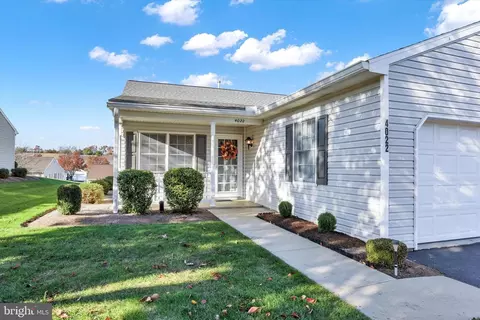 4022 Woodspring Ln #4022, York, PA 17402