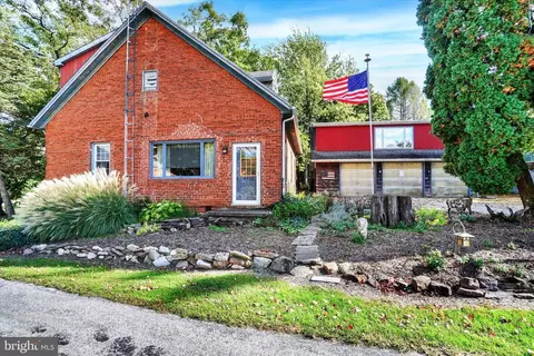4532 Shaffer Rd, Seven Valleys, PA 17360