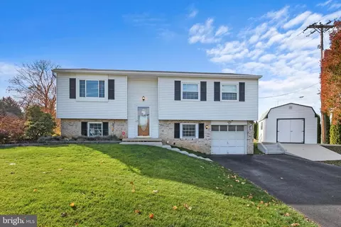 30 Pleasant Ave, New Freedom, PA 17349