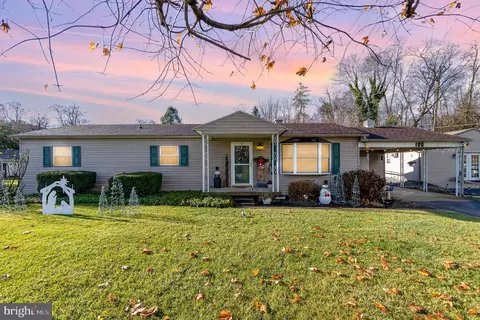 100 4th St, Mount Wolf, PA 17347