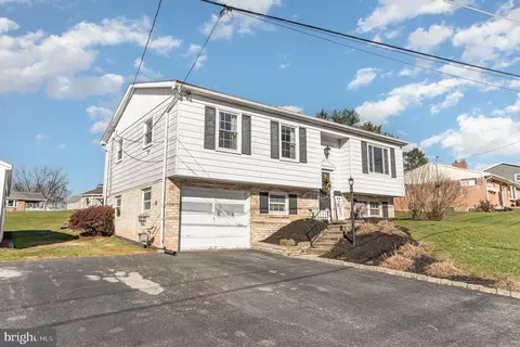 2445 Church Rd, York, PA 17408