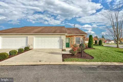 501 Parkview Ln #101, Hanover, PA 17331