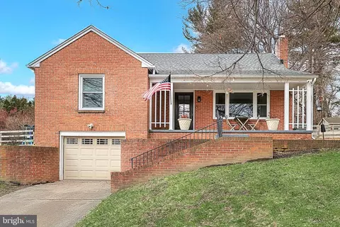 405 Waters Rd, York, PA 17403
