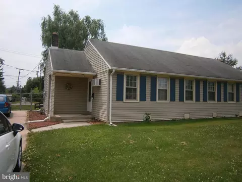 1054 1056 Kelly Dr, York, PA 17404