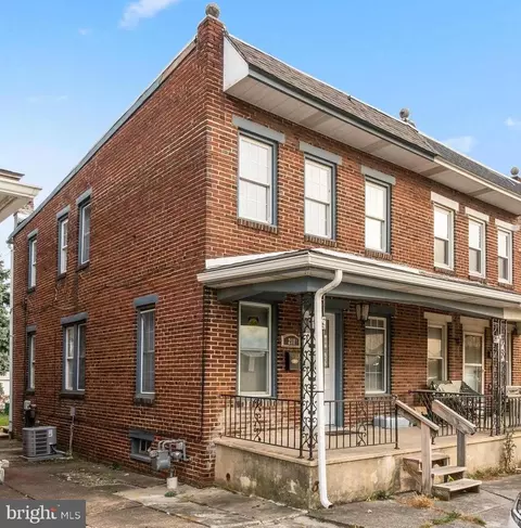 211 N Eberts Ln, York, PA 17403
