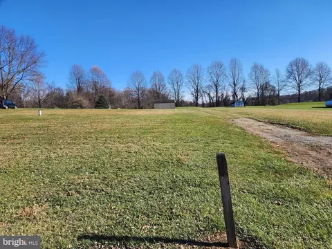 7 Dexter Dr, Windsor, PA 17366