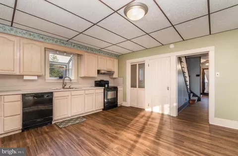 117 E Main St, Windsor, PA 17366 photo 9