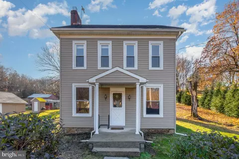 117 E Main St, Windsor, PA 17366