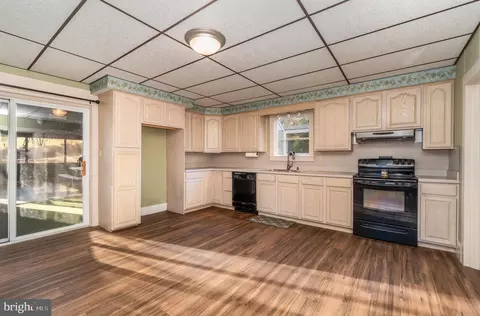 117 E Main St, Windsor, PA 17366 photo 8
