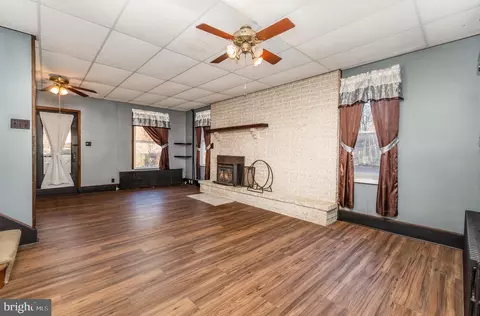 117 E Main St, Windsor, PA 17366 photo 6