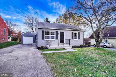 962 Druck Valley Rd, York, PA 17406