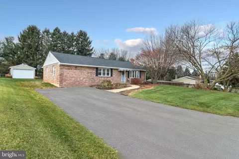 1230 Christensen Rd, York, PA 17402