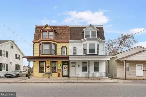 32 N Main St, Manchester, PA 17345