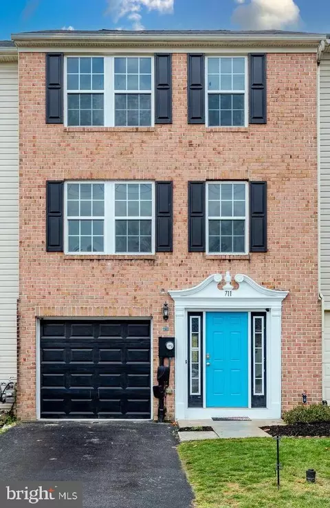 711 Grant Dr, Hanover, PA 17331