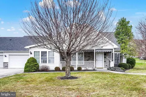 2172 Knobhill Rd, York, PA 17403
