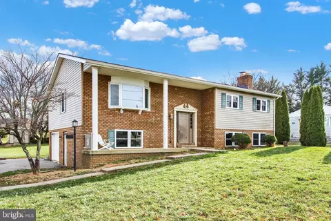 45 Utz Dr, Hanover, PA 17331