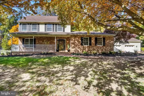 21 N Shaffer Dr, New Freedom, PA 17349