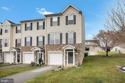 153 Bruaw Dr, York, PA 17406