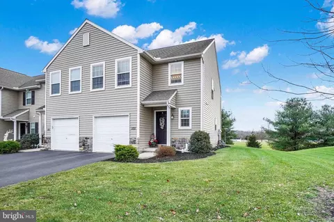 100 Cedar Run Dr, York, PA 17404