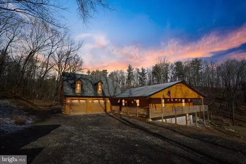 285 Deer Rd, Fawn Grove, PA 17321