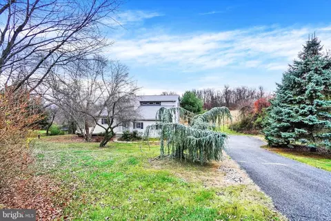 1142 Knights View Rd, Wrightsville, PA 17368