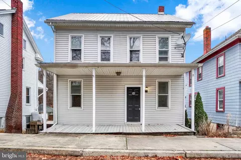 94 E Main St, Windsor, PA 17366