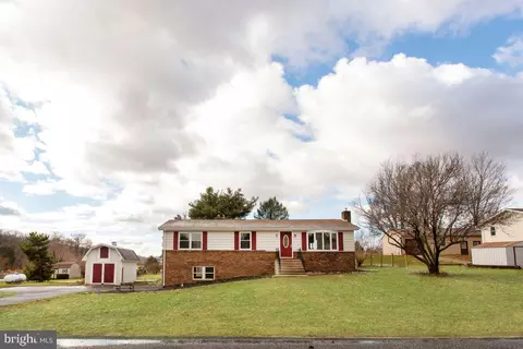 166 Sunset Ln, Abbottstown, PA 17301