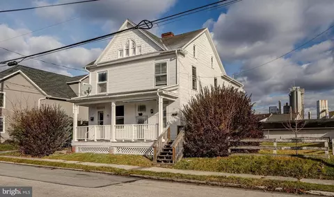 28-30 Charles St, Hanover, PA 17331
