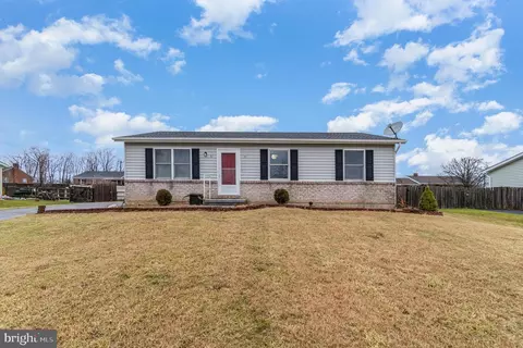 51 Cardinal Dr, Hanover, PA 17331