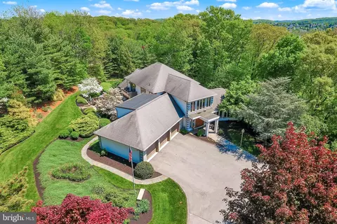 2709 Augusta Cir, York, PA 17402