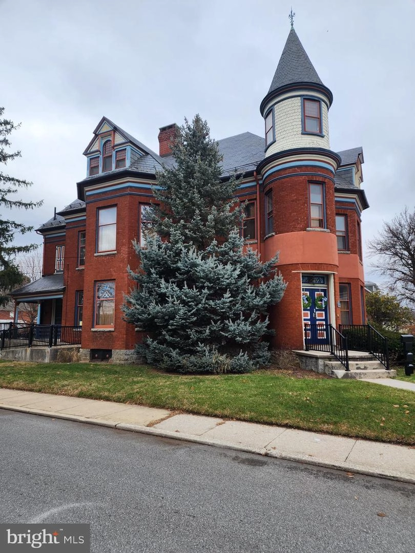 200 E Walnut St, Hanover, PA 17331 photo 3