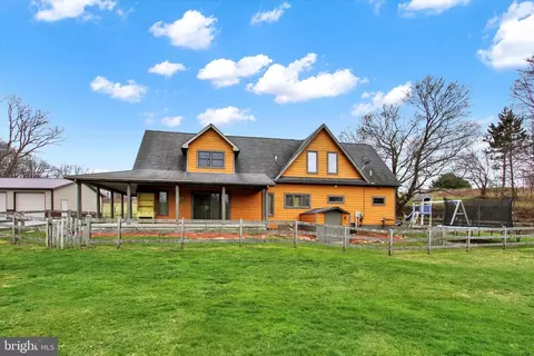 1617 Oakwood Dr, Hanover, PA 17331