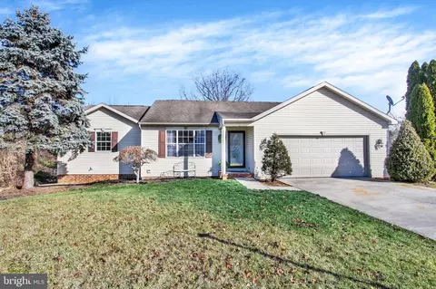 145 Timber Ln, Hanover, PA 17331