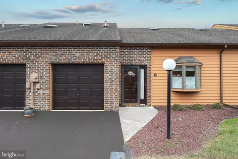 52 Westview Mnr #52, York, PA 17408