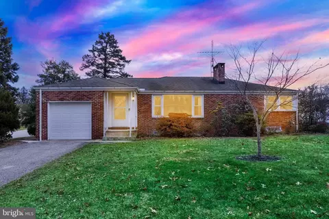 380 Greendale Rd, York, PA 17403