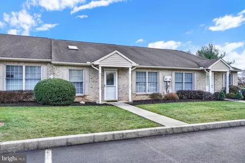 112 Lookout Ct, York, PA 17408