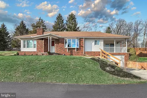 31 Merrin Rd, York, PA 17402