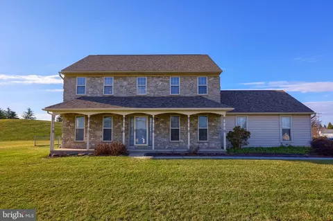 10 Beechwood Dr, Manchester, PA 17345