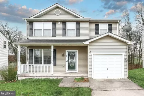 63 Menlena Cir, Hanover, PA 17331