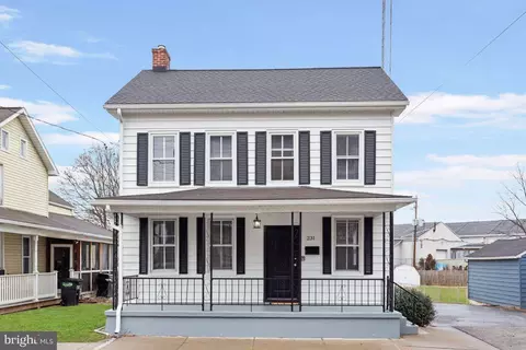 231 N 3rd St, Hanover, PA 17331