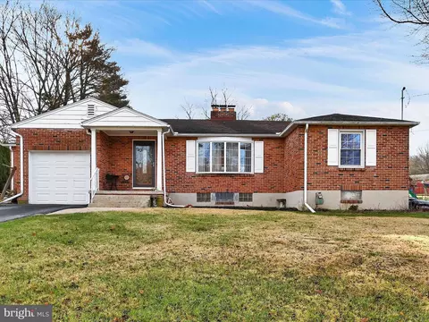 4028 Wilshire Dr, York, PA 17402