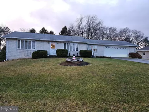 47 Sunset Dr, Hanover, PA 17331