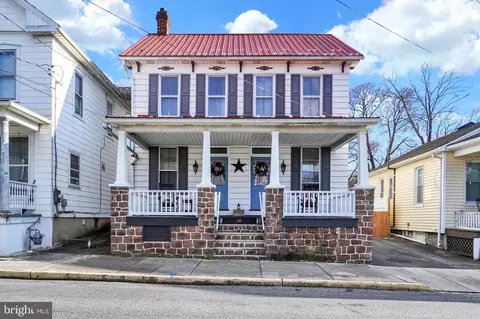 16 Church St, Seven Valleys, PA 17360